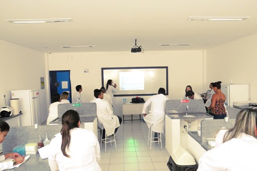 6º CONINFA (2º Dia) - Minicursos de Biomedicina