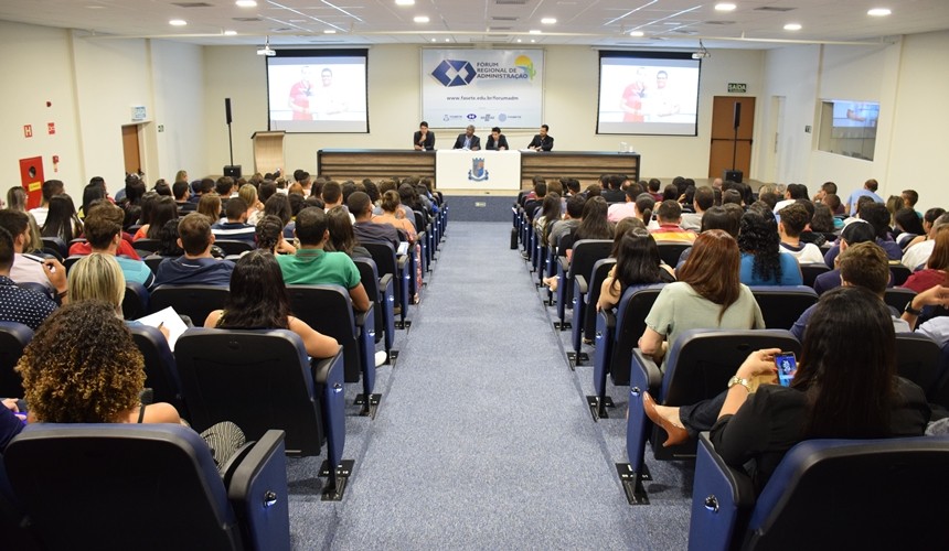 Participantes do Fórum durante o Painel Integrado. 