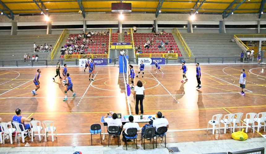 Time de vôlei do UniRios em partida pelo Campeonato Baiano.