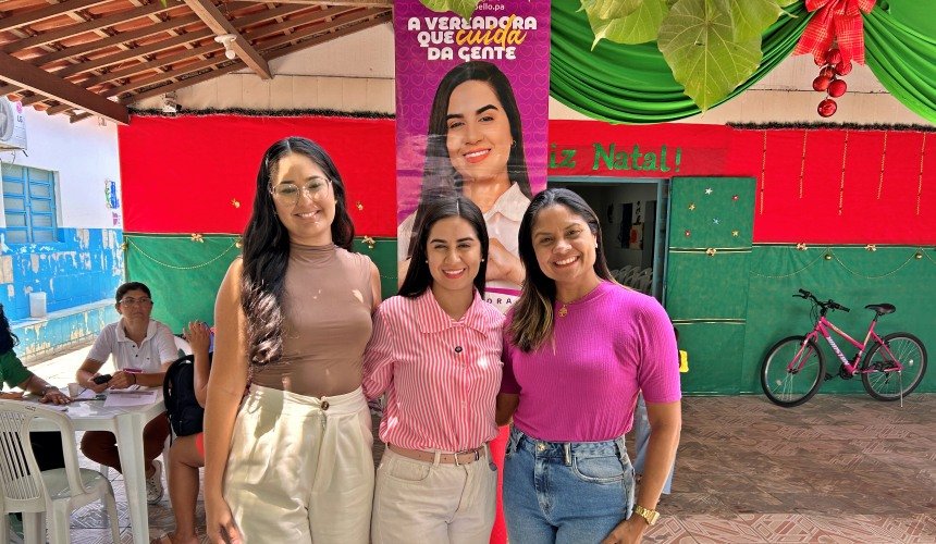 Estudante de Nutrição dá orientações a participante do projeto. 
